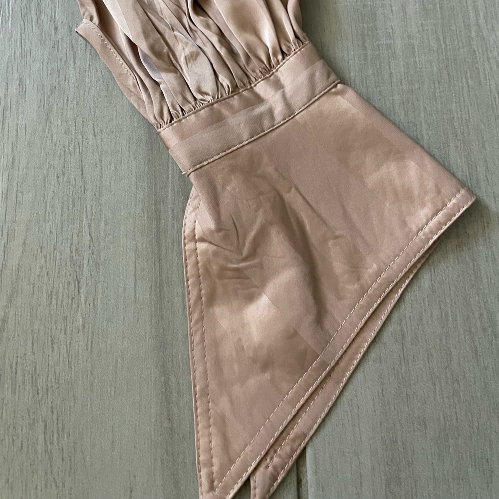 Silk bodysuit🪷 - Picture 3 of 5